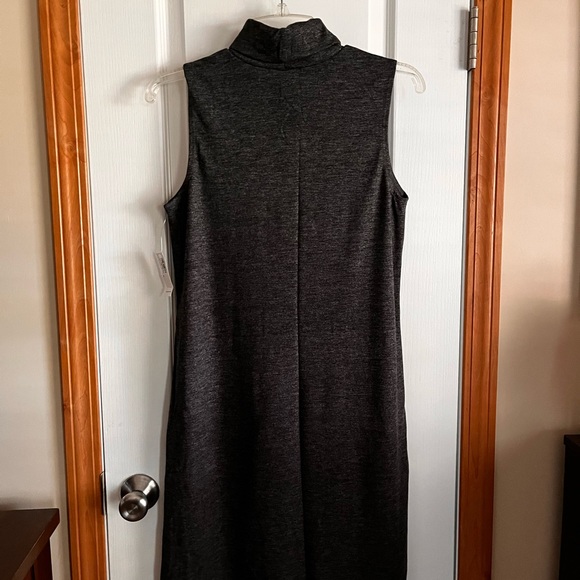 Brand New Old Navy Turtle Neck Grey Shimmer Midi Dress Size Small - Picture 3 of 3